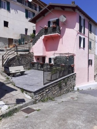 Semi-detached renovated house in Aurigo, IM